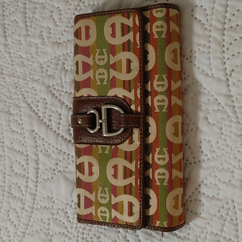 Full sized wallet